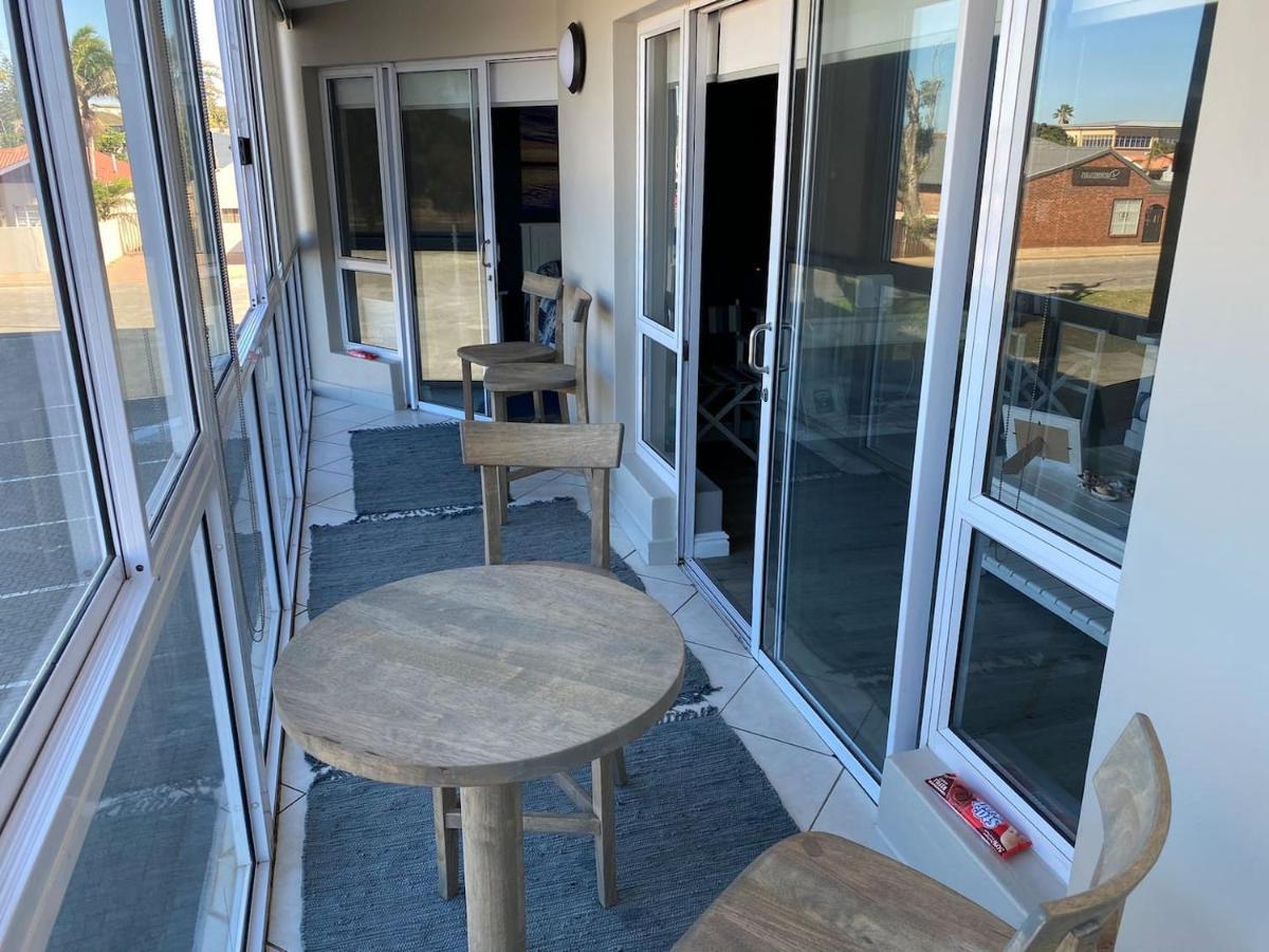Modern Apartment Walking Distance To Main Beach Restaurants And Other Amenities Jeffreys Bay Zewnętrze zdjęcie